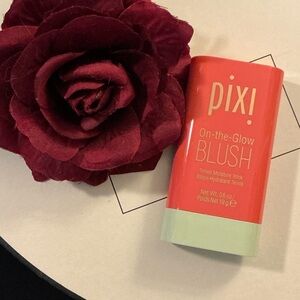 Pixi On-the-Glow Blush - Bold Red